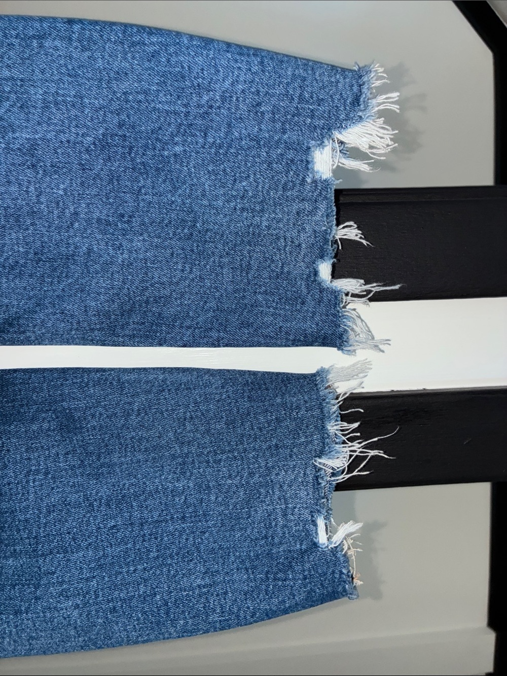 AE - Distressed High Rise Mom Jean - Picture 7 of 8